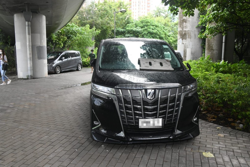 多車被刑毀。丁志雄攝