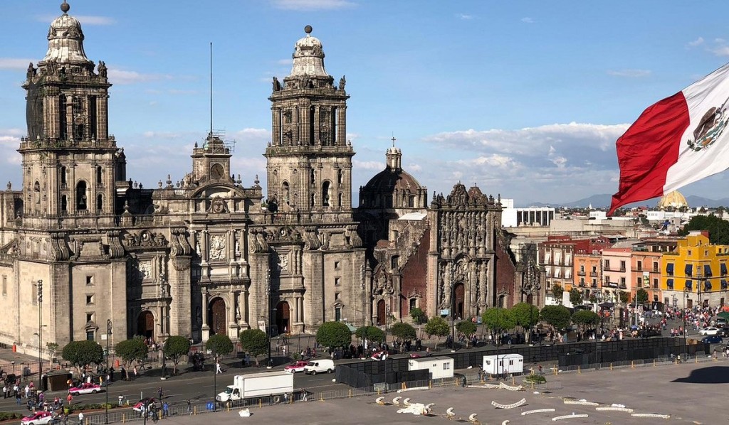 墨西哥城有不少古老建筑。