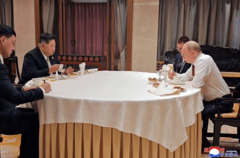 金正恩與普京會晤。法新社