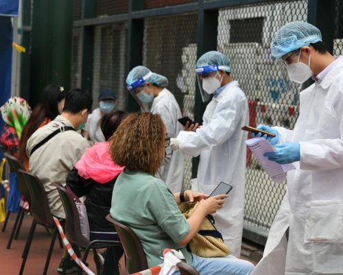 羅致光指津貼對象是因染病而減少收入的基層市民。