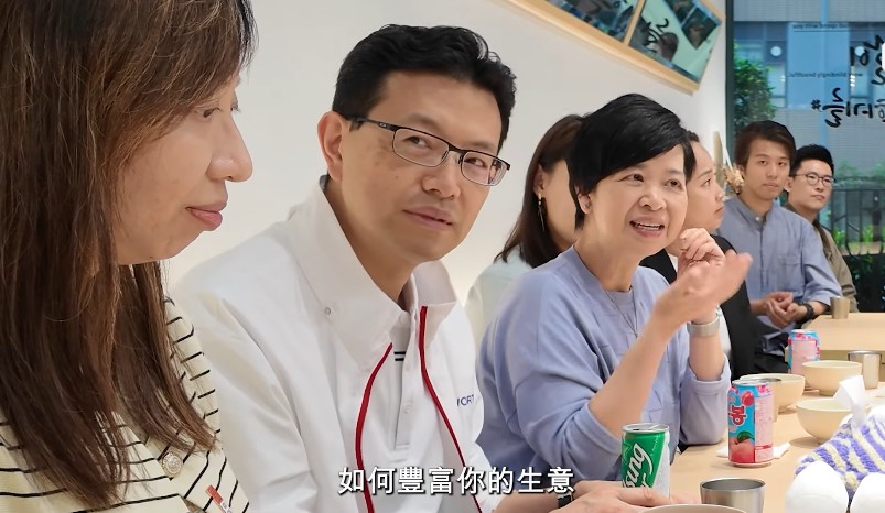 何永賢與吳秋北等人探訪韓式餐廳「姐姐小食」。何永賢fb 何永賢與吳秋北等人探訪韓式餐廳「姐姐小食」。何永賢fb