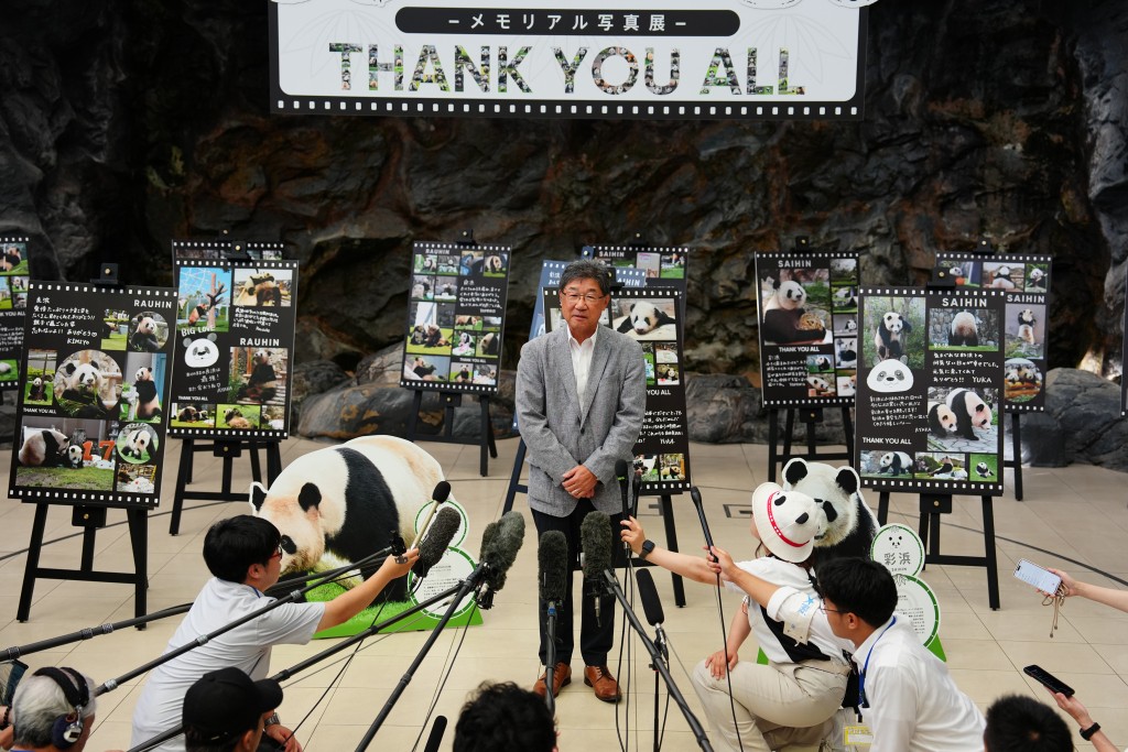 日本和歌山縣4隻大熊貓踏上回國旅程。 新華社