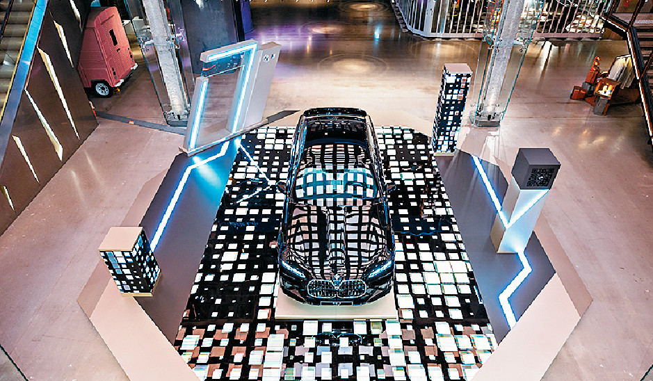 ■展台LED屏幕流動影像可通過手機AR拍攝濾鏡，展示與別不同視覺效果。