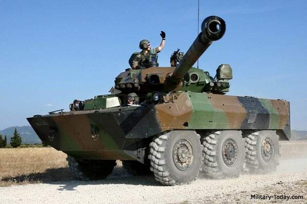 法国制造的AMX 10 RC装甲车是一种具高机动性的轻型轮式侦察装甲车，可搭载4人。资料图片
