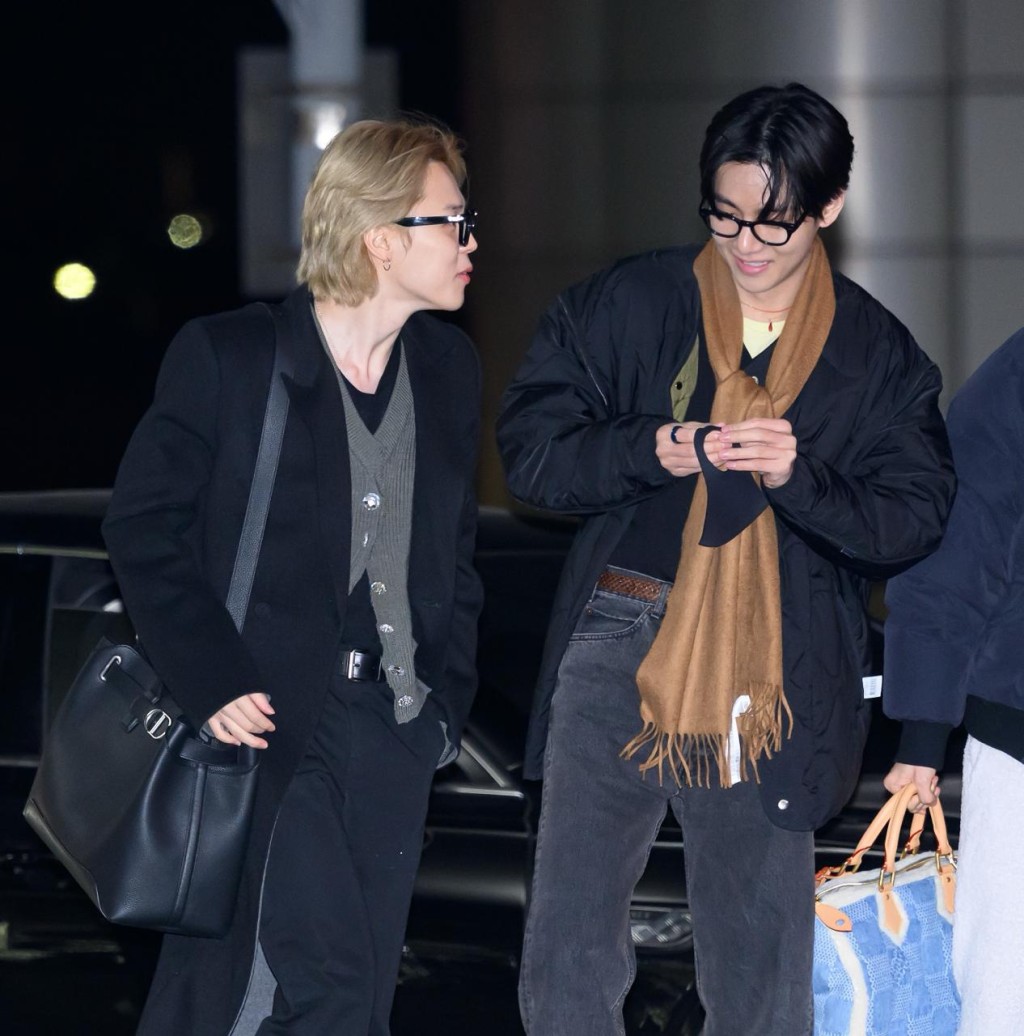 日前，BTS 7名成員人齊由首爾飛到杜拜。