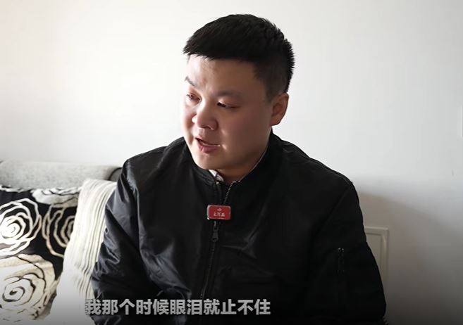 來先生指姐姐被其前夫用22刀殺死，外甥全程目擊行兇過程。大河報