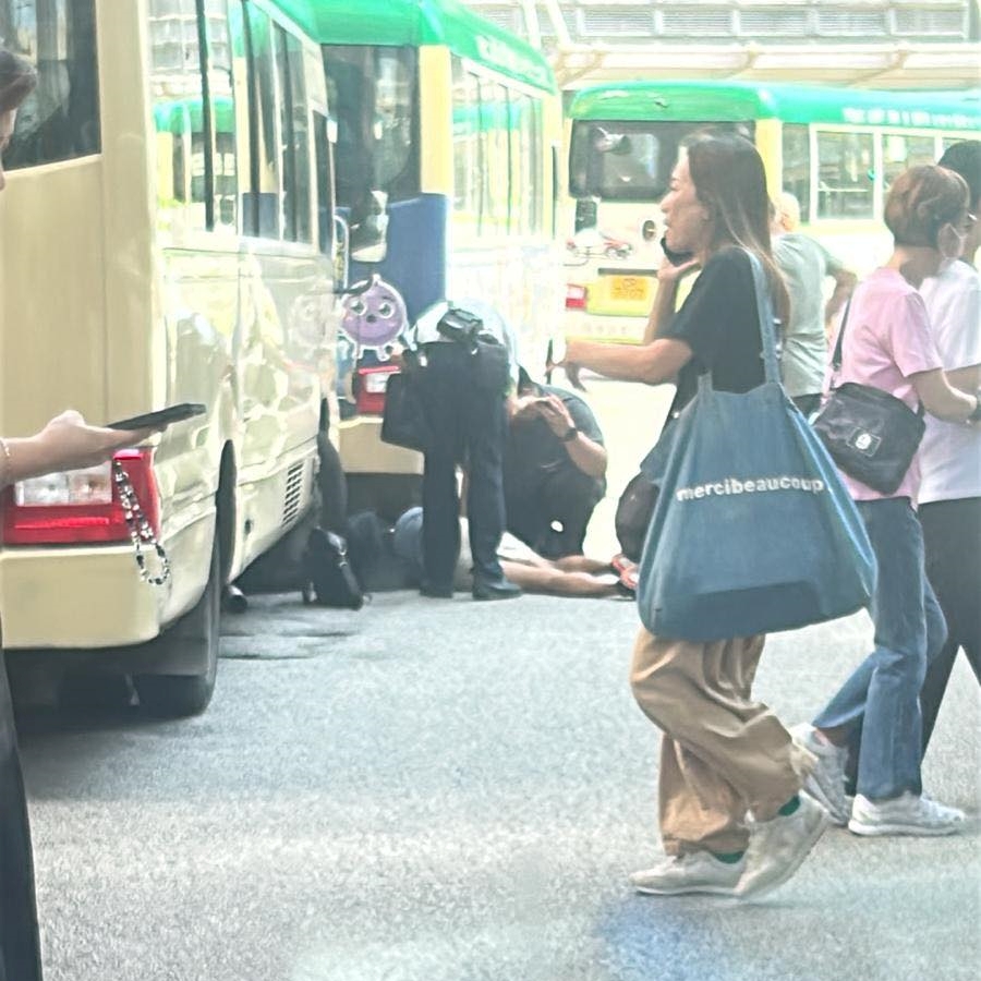 現場為葵涌廣場外興寧路小巴站。FB：荃葵青交通