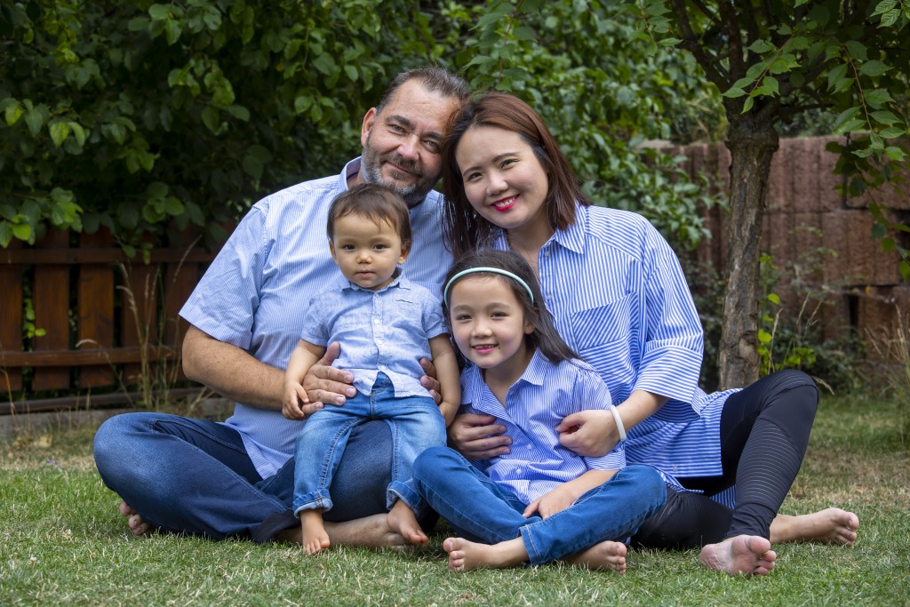 Cherie遠嫁德國,婚後育有一對子女娜寶和淇寶。
