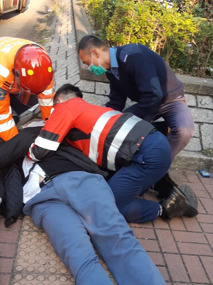 受傷男學生。「大埔覽過」fb群組圖片