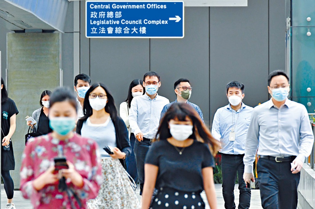 聶德權指出,公務員薪酬調整會考慮一籃子因素。