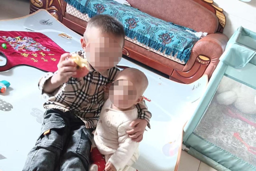 雲南7歲兄與2歲妹被胡蜂共螫逾千針身亡。紅星新聞 雲南7歲兄與2歲妹被胡蜂共螫逾千針身亡。紅星新聞