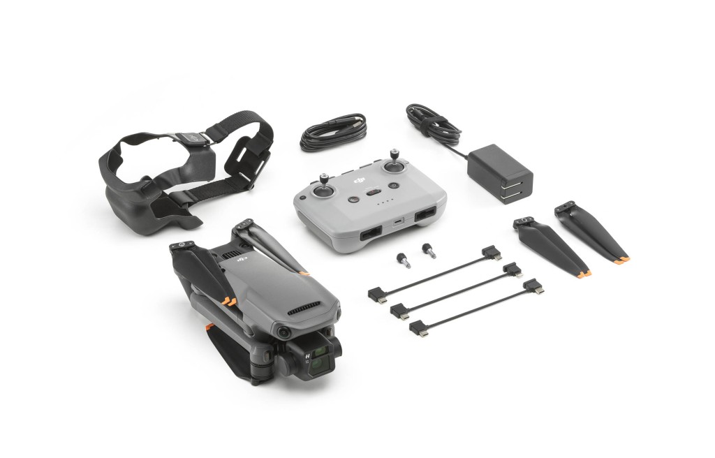 ●Mavic 3普通版附主機、RC-N1遙控器、槳葉、電池及保護罩等等。