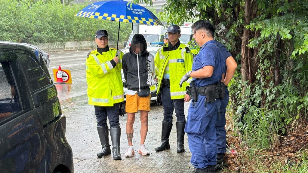 男司機被捕。 男司機被捕。