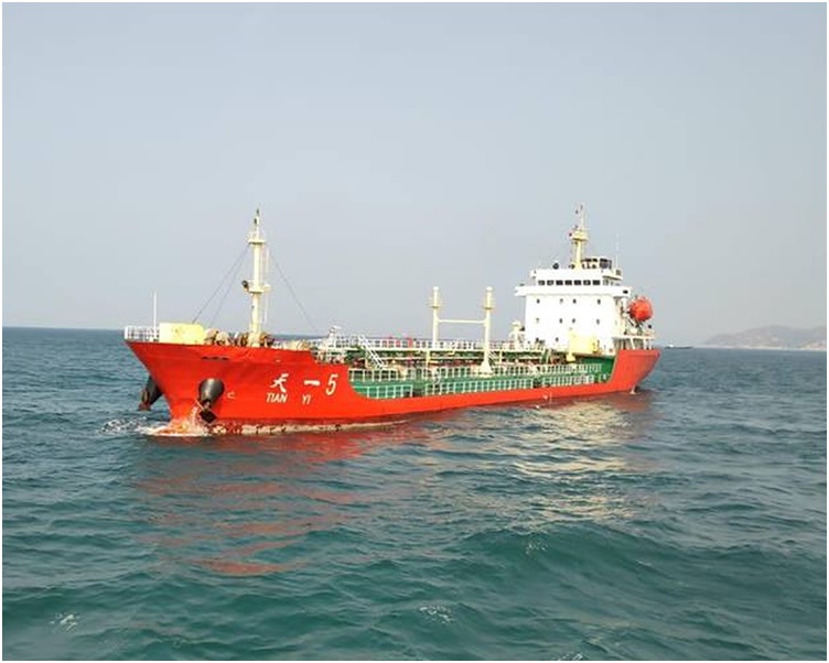 南丫島以南公海內地運油船昨日撞沉漁船。