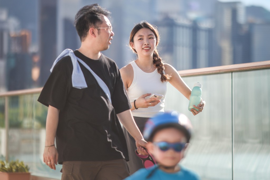 踏入九月,天氣仍然酷熱。 踏入九月,天氣仍然酷熱。