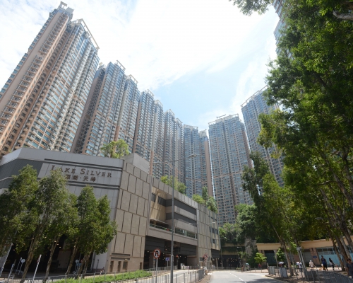 銀湖・天峰雙號車位245萬成交