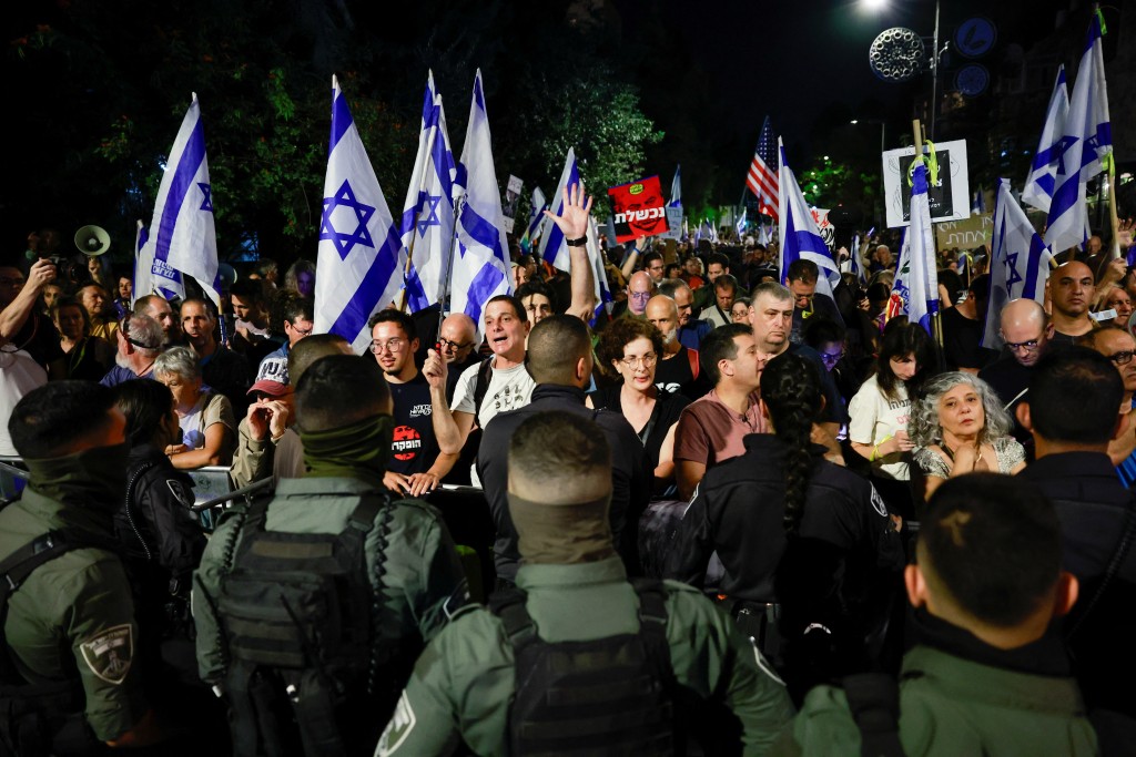 以色列各地爆示威，76%民眾希望內塔尼亞胡下台。路透社