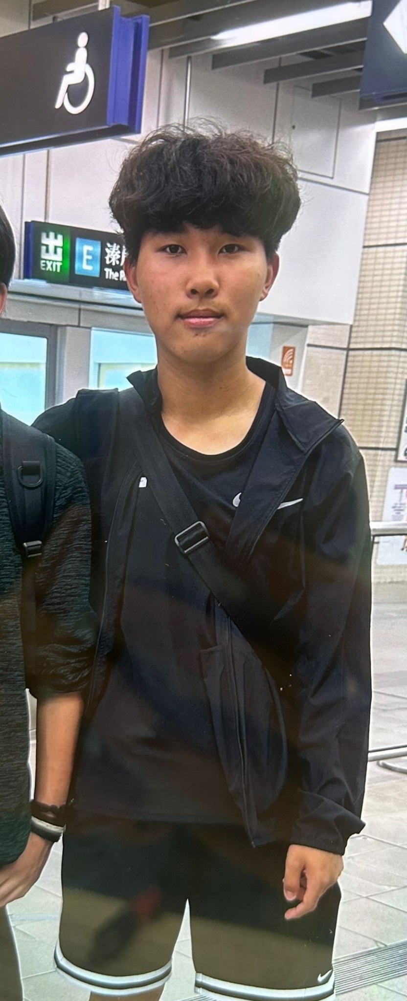 14歲少年蘇俊軒昨日（18日）晚上離開大圍秦石邨石玉樓的寓所後便告失蹤。警方提供