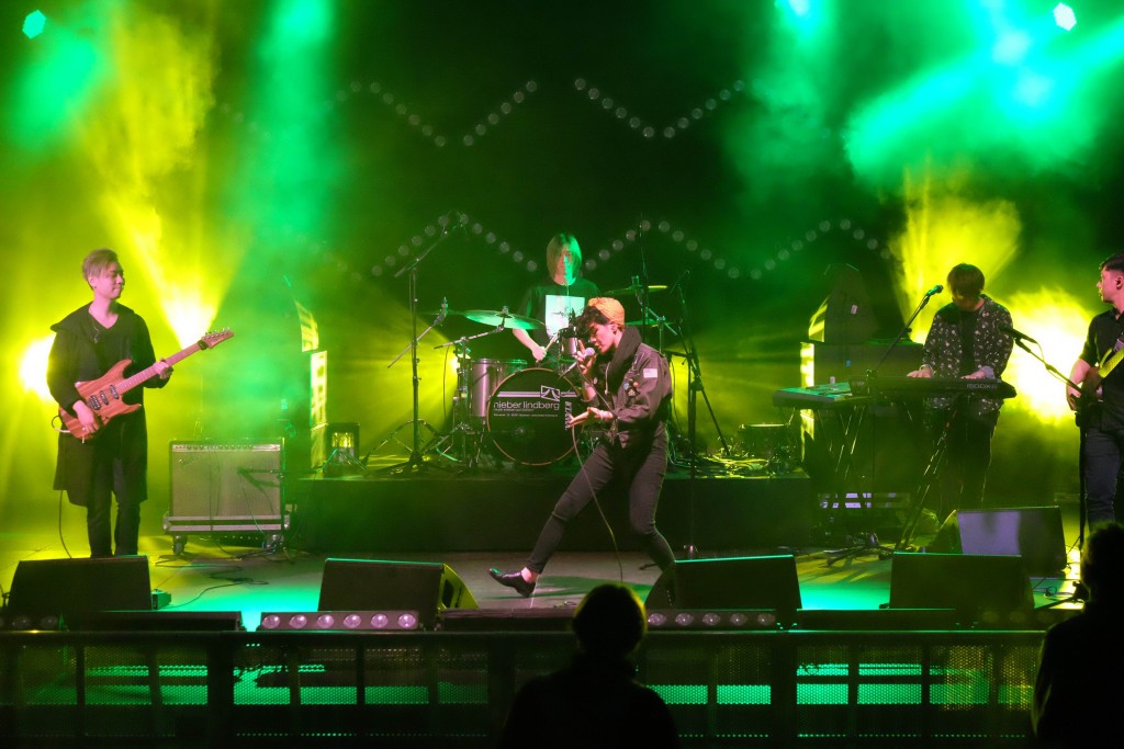 RubberBand與當地音樂節作交流及演出。