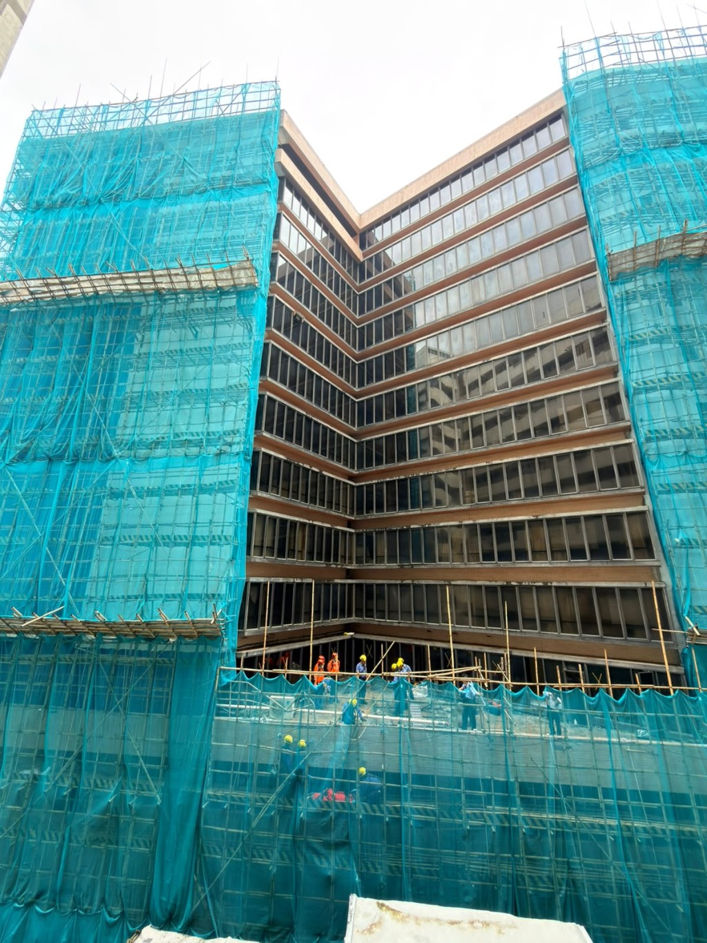 現場地盤為興建中學生宿舍。梁國峰攝 現場地盤為興建中學生宿舍。梁國峰攝