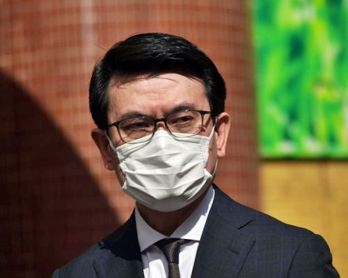 邱騰華指出發前和到達後都需病毒檢測。資料圖片