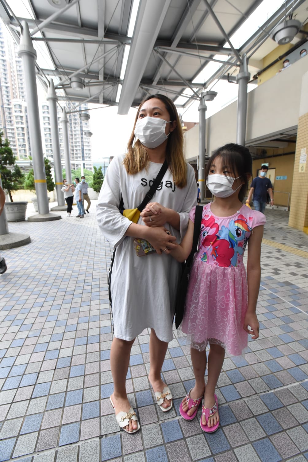 家長蔡太與女兒。