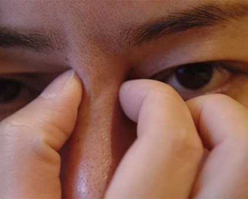 徐玲玲隆鼻失敗疑遭遇「幽靈手術」，正在收集證據，打算用法律手段為自己維權。(網圖)