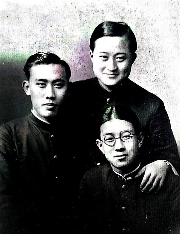 在日本留學時的吳羮梅(後)。 在日本留學時的吳羮梅(後)。