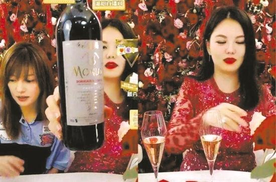 李湘成為了帶貨女王。 李湘成為了帶貨女王。