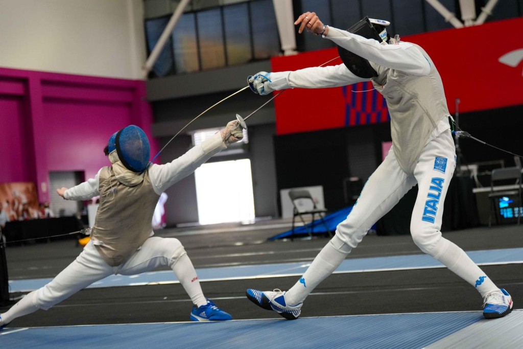 何承謙在16強中擊敗來自意大利的2屆世界冠軍馬連尼殺入8強。香港劍總圖