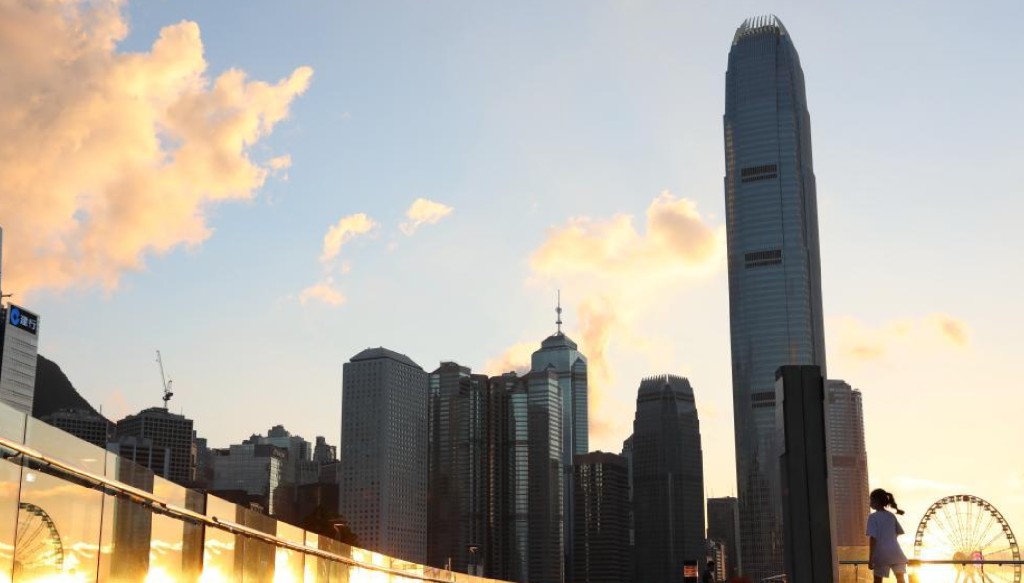 民调显示，75.7%的香港市民对国安法实施的成效感到满意。