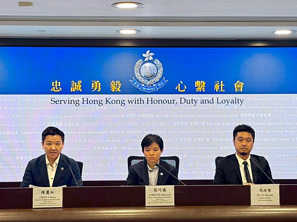 警方交代案情。 警方交代案情。