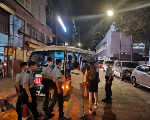 警方近日不時打擊觀塘區違規經營的派對房間。資料圖片