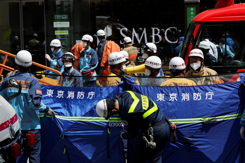 东京银座GINZA SIX“刺激性气味”致多人咳嗽不适。路透社