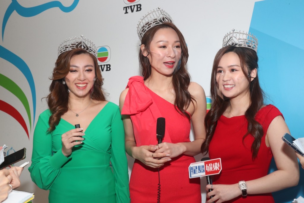港姐林鈺洧、許子萱及梁超怡出席《TVB賽馬日》。