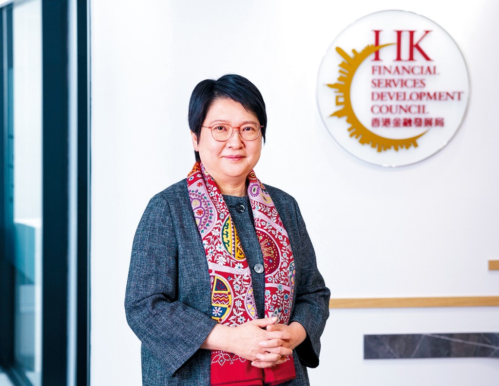 丁晨表示，香港發展黃金交易具備得天獨厚的條件和優勢，較難被其他市場複製。