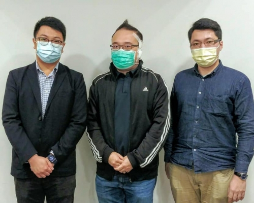 趙家賢(中)續任召集人。民主動力FB圖片
