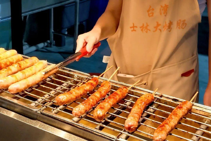 台北“士林夜市”获商圈官方授权，登陆福州。《遇见福州》@微博