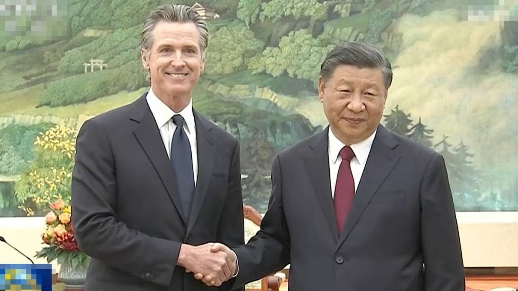 國家主席習近平在人民大會堂會見美國加州州長紐森。
