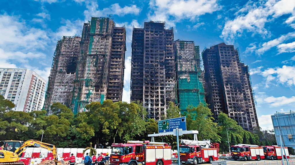 大埔宏福苑火災後，本港重新檢視工程監管制度。