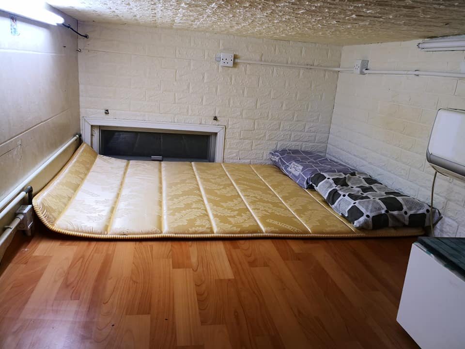 有業主放租一個上床下廁「私人空間」。FB圖片