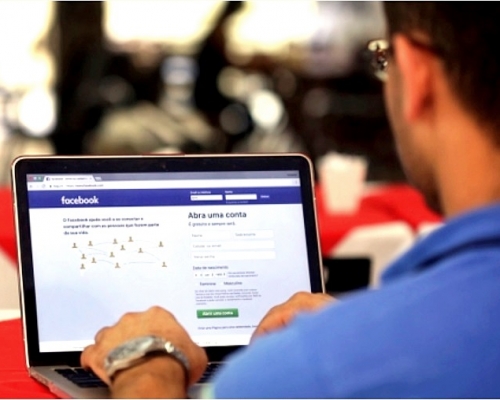 有數據分析公司利用facebook用戶私人資料,協助特朗普選舉。資料圖片