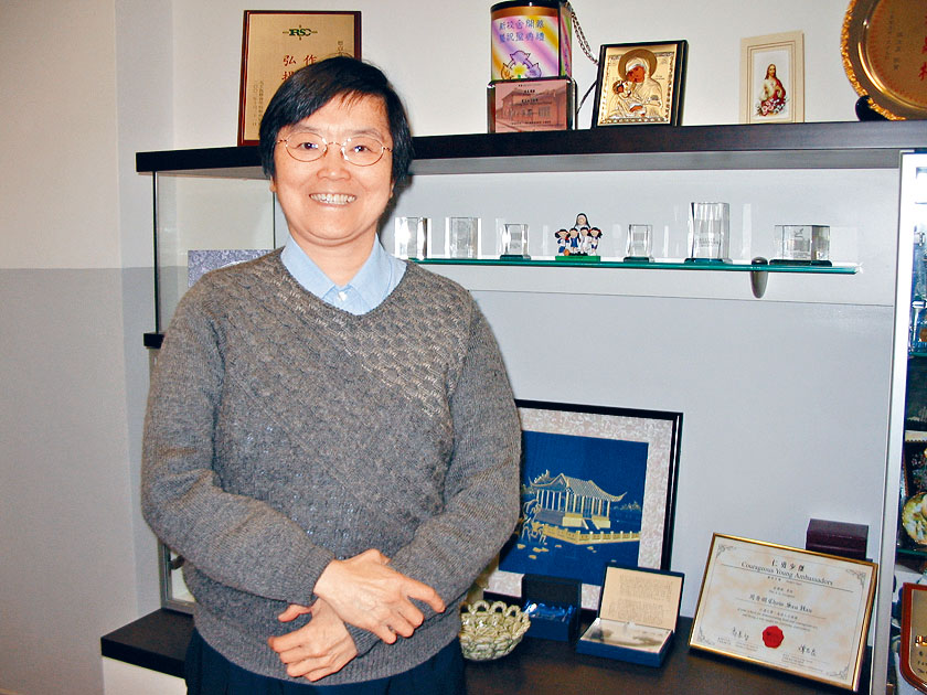 德貞女子中學前校長、資深教育工作者黃美美修女逝世，享年七十一歲。