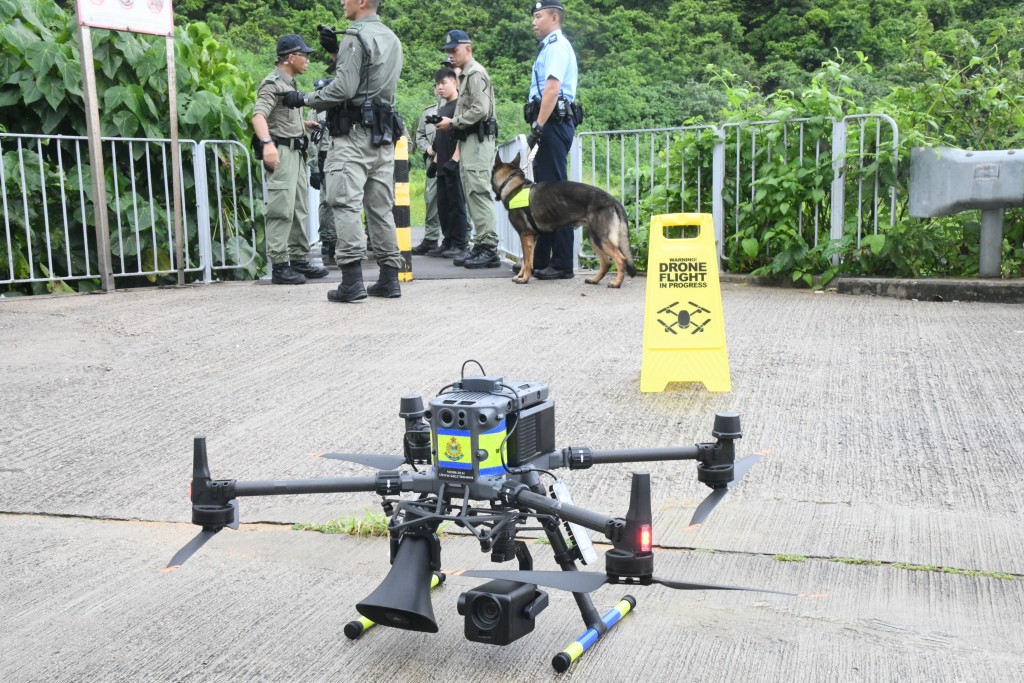 低空经济可覆盖范畴包括载货、物流配送、清洗建筑物外墙等，亦包括救援和药物输送等社会功能。资料图片