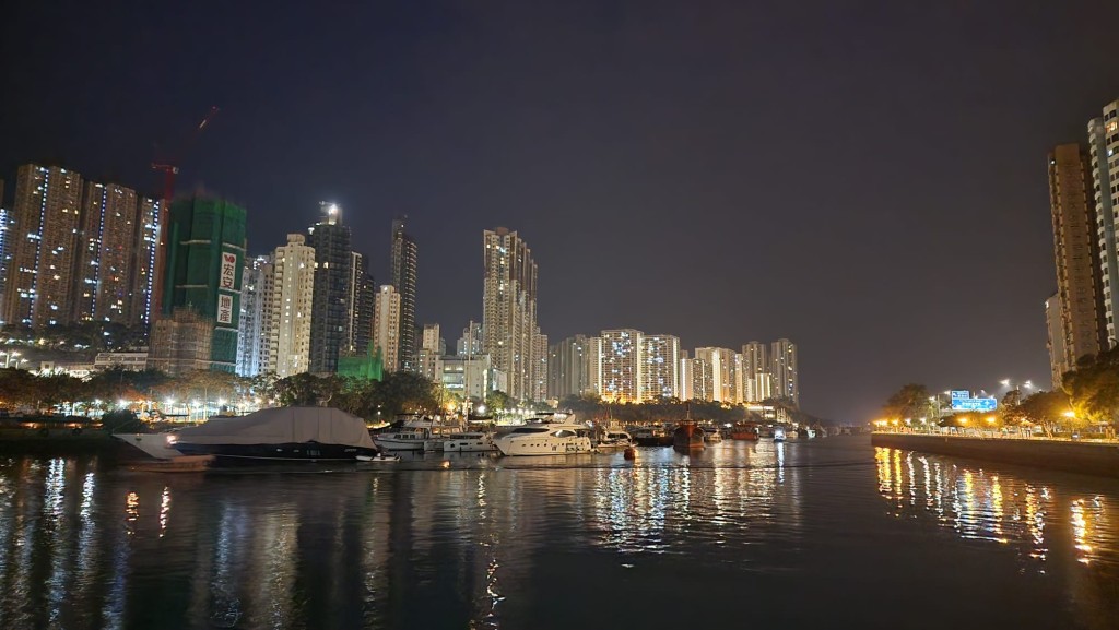 日間部分時間有陽光及乾燥,市區最高氣溫約24度,新界再高一兩度。黎志偉攝 日間部分時間有陽光及乾燥,市區最高氣溫約24度,新界再高一兩度。黎志偉攝