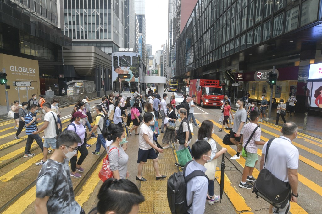 截至今年3月,政府推出的資助計劃共接獲20,790宗僱主申請,其中16,793宗已完成審核。資料圖片 截至今年3月,政府推出的資助計劃共接獲20,790宗僱主申請,其中16,793宗已完成審核。資料圖片