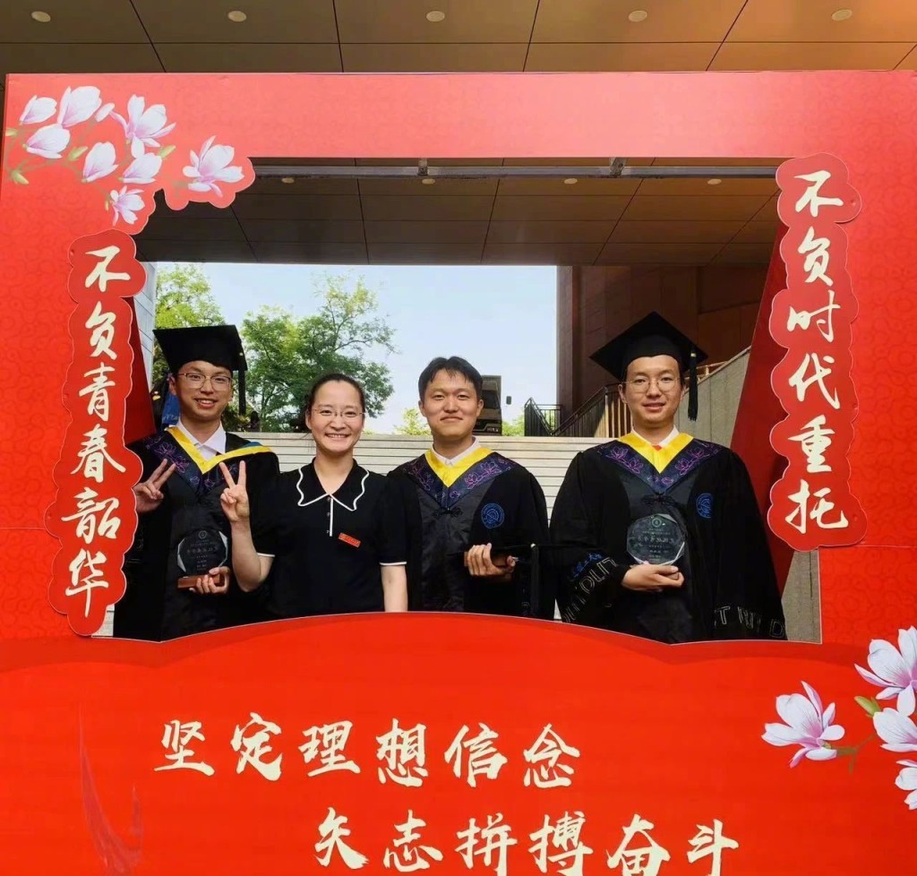 当年马冬晗、马冬昕一起获清华本科生特等奖学金。