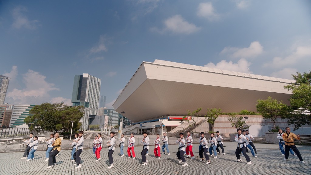 港隊在香港不同景點拍照宣傳世錦賽。 中國香港跆拳道協會圖片