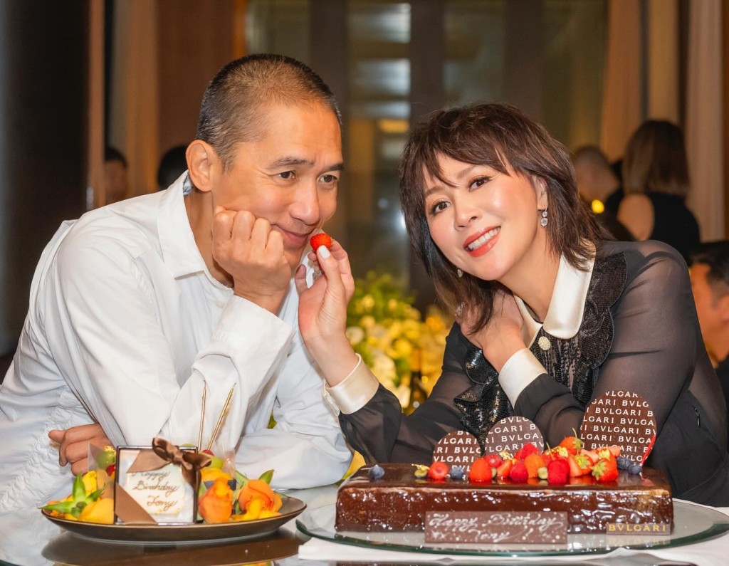 劉嘉玲昨日於IG上載為老公慶祝的照片。