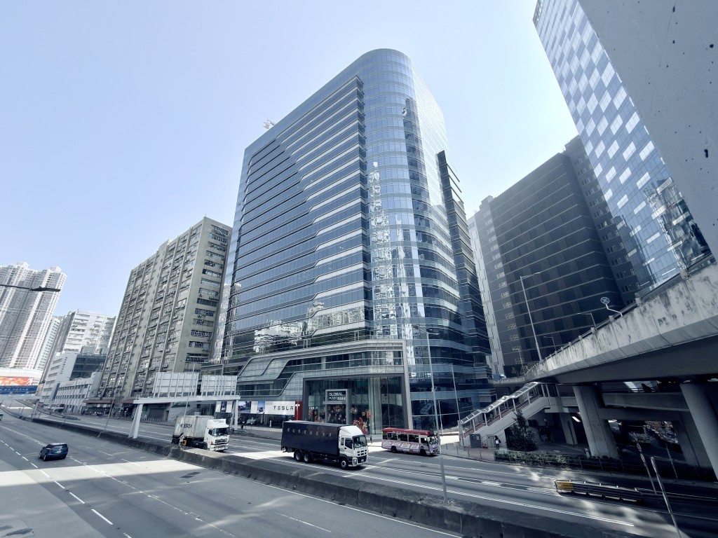 近期宗教團體最大宗買賣之一，為荃灣沙咀道1號環貿廣場近9,000呎單位，作價接近半億。